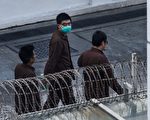港警拘捕53名泛民人士 搜查黄之锋住所
