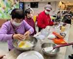 桃医桃乐居日照中心圣诞市集  长辈一手包办