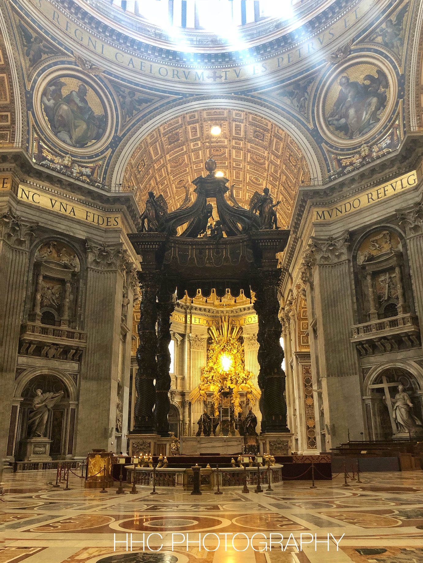 圣彼得大教堂(St. Peter’s Basilica)内景。(图片/周海伦提供)