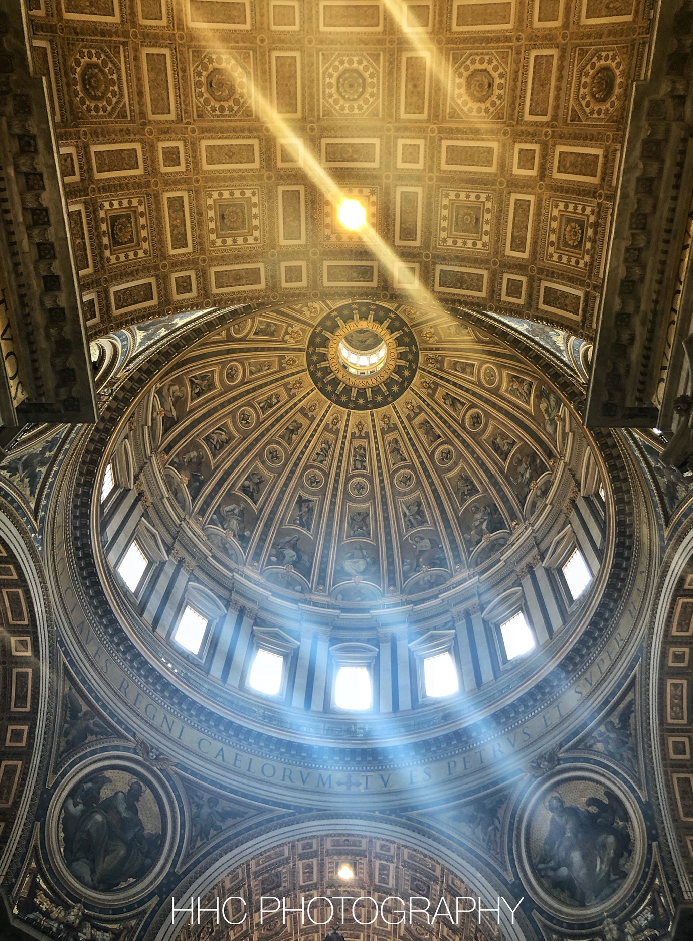 圣彼得大教堂(St. Peter’s Basilica)内景。(图片/周海伦提供)