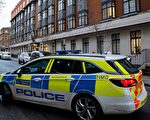 英唐氏症女孩被警方「逮捕」 實現聖誕願望