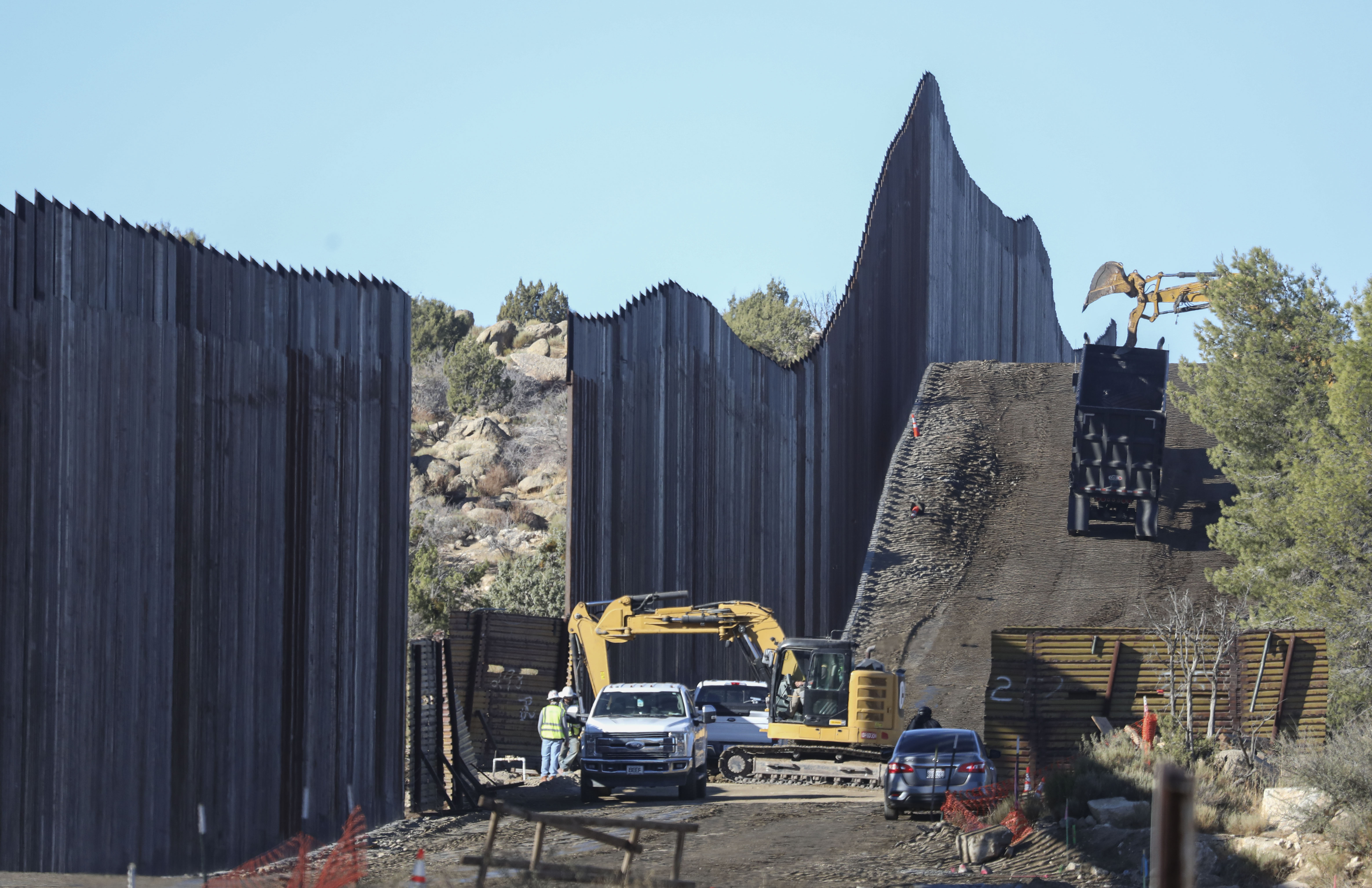 组图：川普政府继续兴建美墨边界墙| 边境| 墨西哥| 加州| 大纪元