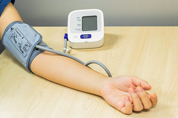 高血壓不是一種病，而是一個症狀，要治療需要找到它的根源。(Shutterstock)