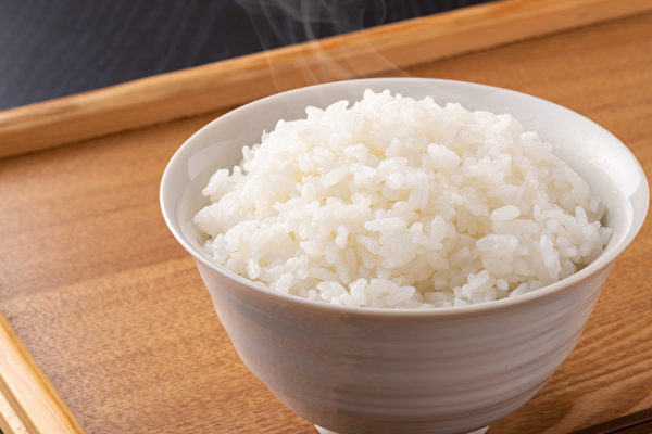 白米饭是很好的养胃食物，可作为主食适当的吃。(Shutterstock)