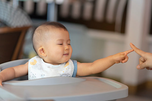 孩子不会说话，爸妈可以做些什么来改善孩子的语言障碍问题？(Shutterstock)
