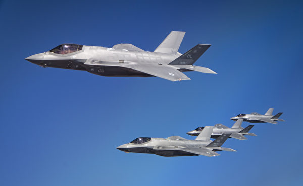 2020年10月12日，美国空军F-35A闪电II和以色列空军的F-35I战斗机一同训练。（美国空军）