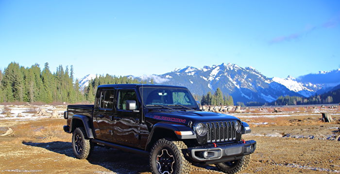 车评 柴油越野卡车2021 Jeep Gladiator Rubicon Diesel 大纪元