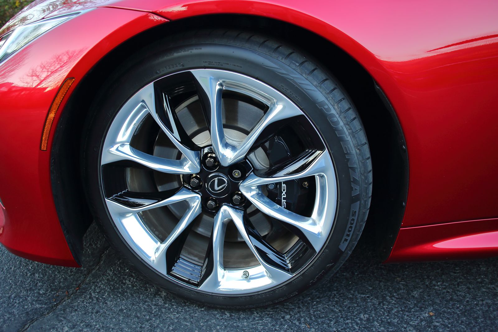2021 Lexus LC500 Convertible。〈李奧／大紀元〉
