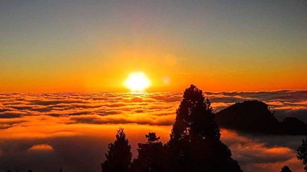 【視頻】美麗阿里山 看夕照彩霞雲海迎新年