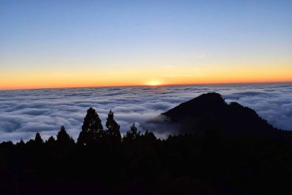 【視頻】美麗阿里山 看夕照彩霞雲海迎新年