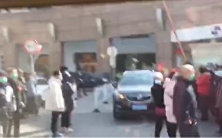 上海兩會楊浦區現場 數百訪民喊冤
