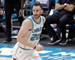NBA海沃德转队好表现 黄蜂螫伤尼克斯4连胜