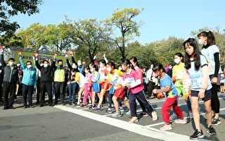 90校馬拉松接力賽 1600生班際對抗考驗耐力