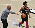 NBA小将比下三巨头  塞克斯顿助骑士破网