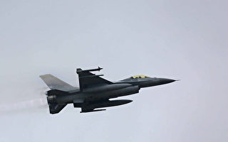 F-16戰機秀海報 為台灣醫護加油