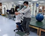 车祸脑损伤 PAC计划协助重新站起并行走