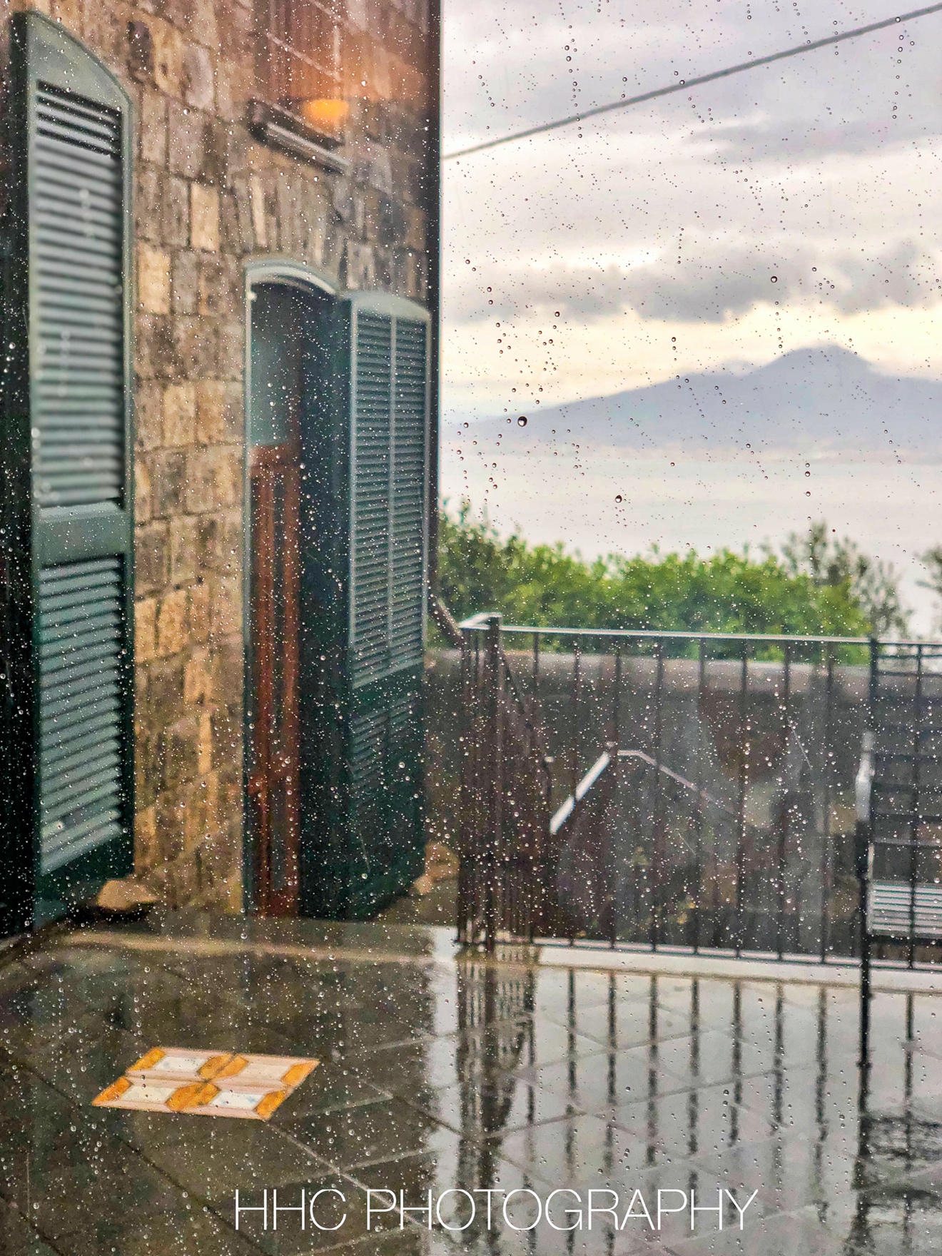 正對維蘇威火山的別墅。（圖片/周海倫提供）