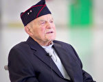 98歲二戰老兵終獲遲到近80年的榮譽勛章