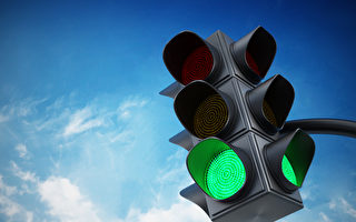 交通灯不变绿怎么办？