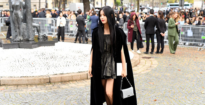 遭网民嘲讽学历太低 杨超越大气回应