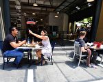 洛县更新卫生令 餐馆棋牌室限容户外开放
