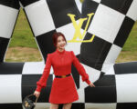 被人气女星虞书欣往头上泼水 导演于中中回应