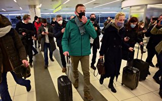 俄罗斯反对派领袖返国 莫斯科机场被捕