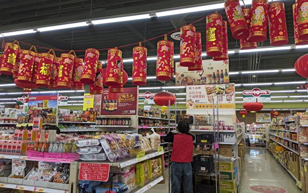「牛」轉乾坤 華資超市上年貨過節氣氛濃