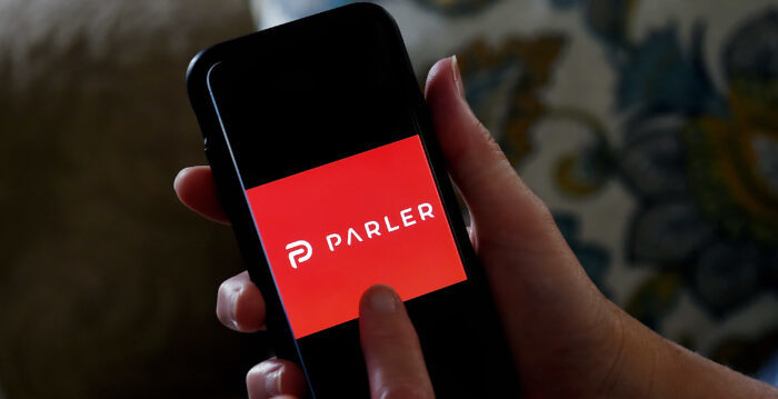 美国国会议员禁止Parler被三大公司指控欺诈被取下|  Google | 苹果