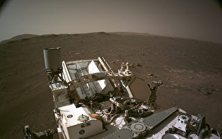 毅力号“睁眼”拍照 360度全景揭其火星新家