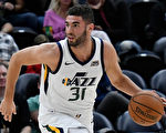 NBA爵士轰进28颗三分球 黄蜂俯首称臣