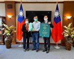 駐休士頓台北經文處舉辦新版晶片護照首發活動