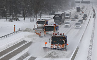 组图：德国遭遇暴风雪 铁路公路交通受阻
