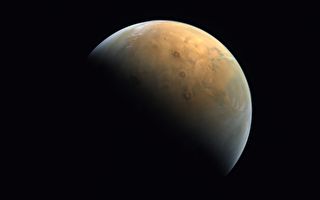 阿联酋“希望号”首张火星照 捕捉火山靓影