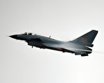 中共殲-10和殲-11擾台 美偵察機現身