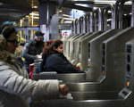 纽约地铁重罪率下降 盼乘客回流带钱潮