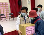 取之社会用之社会  郑宝清为数百弱势家庭送暖