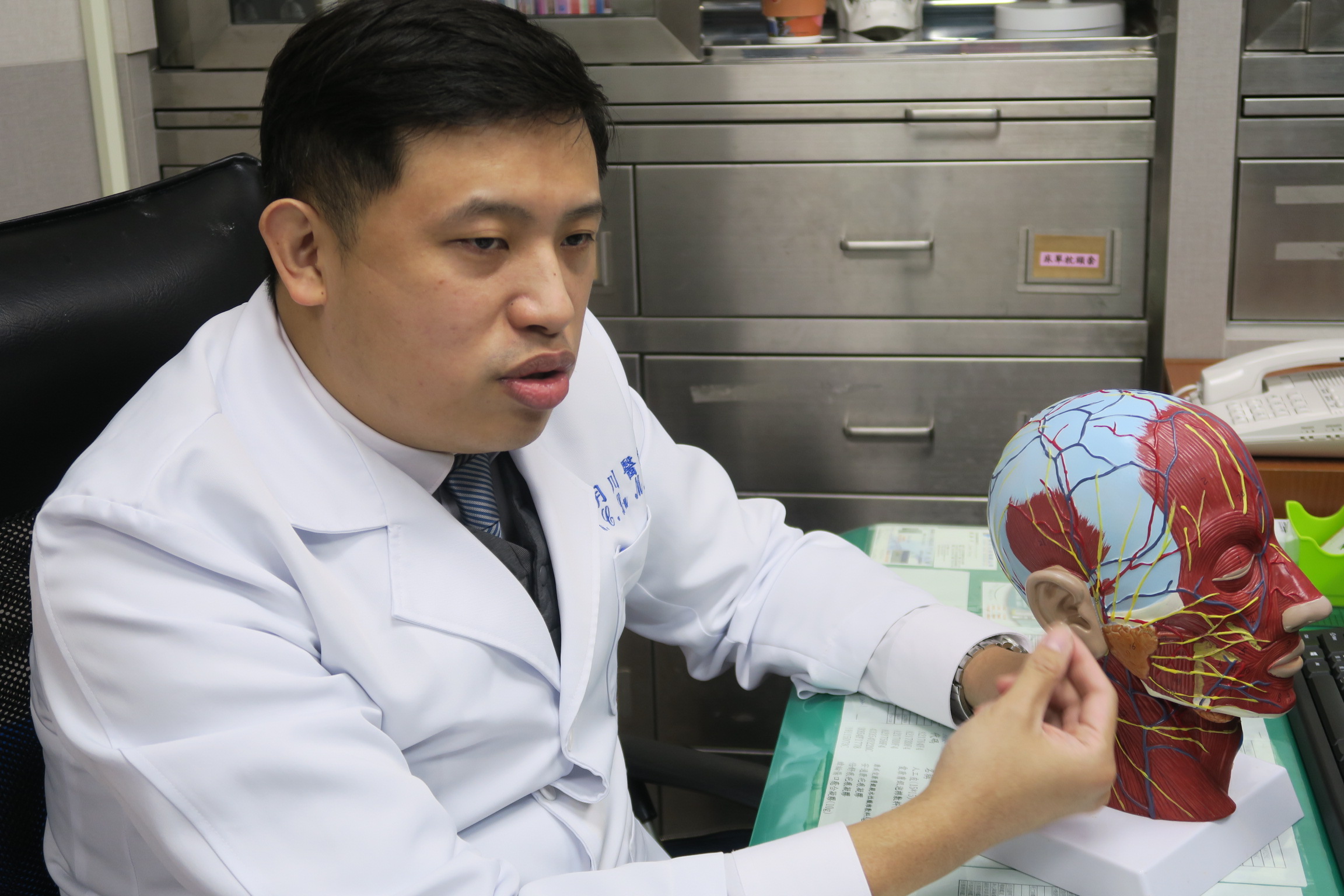 女子耳朵被人咬掉彰医院三次手术再造断耳 大纪元