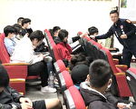 中坜警分局  进入“南亚技术学院”宣导交安