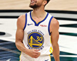 NBA库里生日飙32分 击倒西区龙头止败