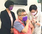 彰医院长曾孔彦率先打下第一针 没特别感觉