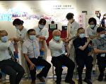 AZ疫苗开打 高市卫生局长挽袖带头接种