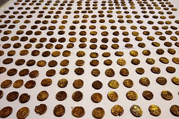 英男子田地里发现1300枚金币距今二千年| 赏鸟| 宝藏| 纪录| 大纪元