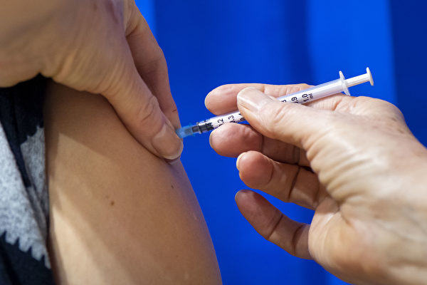 施打新冠病毒疫苗有效嗎？要看總體保護力、重症保護力。(Matthew Horwood/Getty Images)
