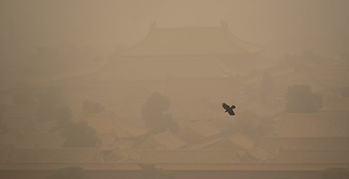 北京遭受了十年来最强烈的沙尘暴袭击，取消了400多次航班| 北京| 黄沙| 污染