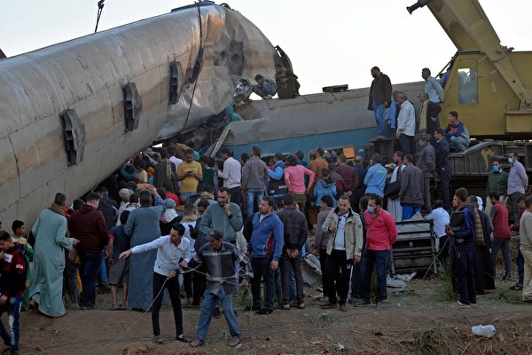 組圖：埃及兩列車相撞 造成至少32死165傷