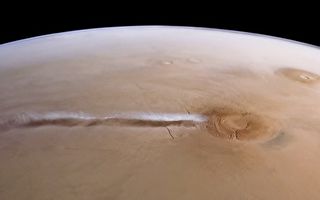 科学家终于破解火星1800公里长怪云谜团