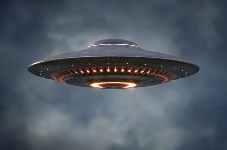 哈佛大學教授：UFO經多維空間到地球