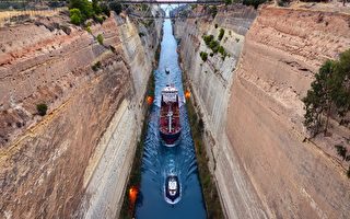 看大型遊輪通行世界最深運河 驚險無比