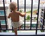 越南三歲娃12樓墜下 司機徒手奇蹟接住